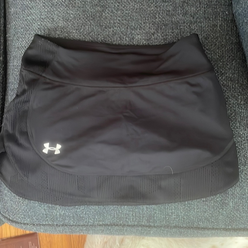 Black under armour athletic skirt